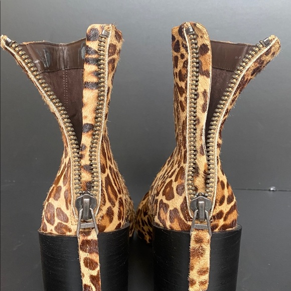 DV Dolce Vita Cow Hair Leopard Ankle Heeled Booties Size 9 *READ - Picture 8 of 11